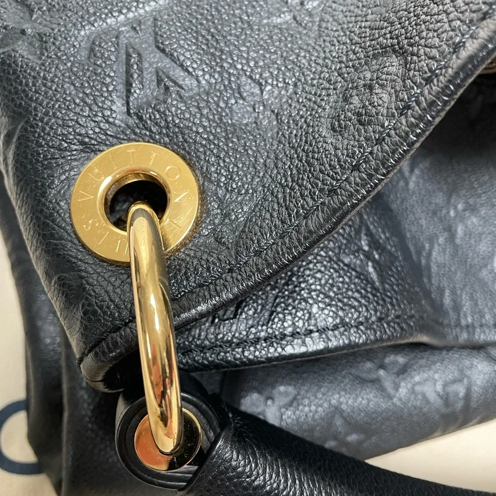 LV Empreinte artsy bag hobo monogram black noir braided handle Louis Vuitton